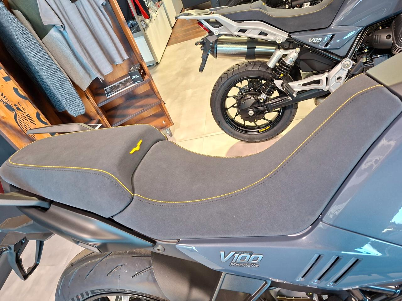 Moto Guzzi V100 105° Anniversario