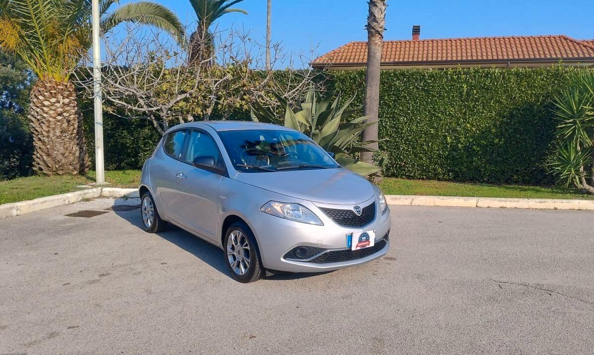 Lancia Ypsilon 1.2 69 CV 5 porte GPL Ecochic Gold