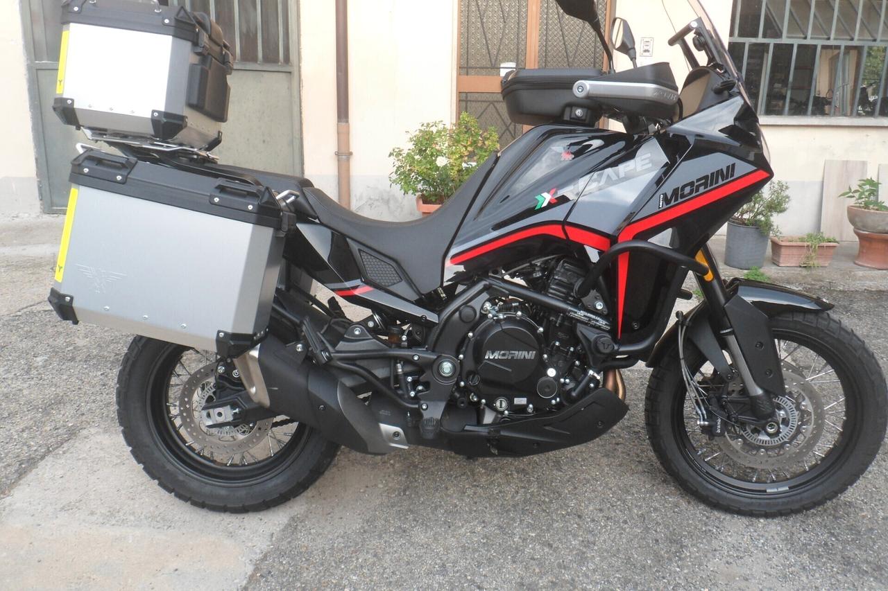 Moto Morini X-Cape 649 adventouring