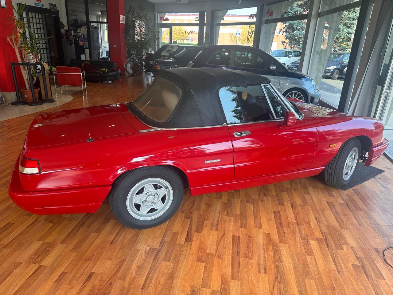 Alfa Romeo Spider 1.6