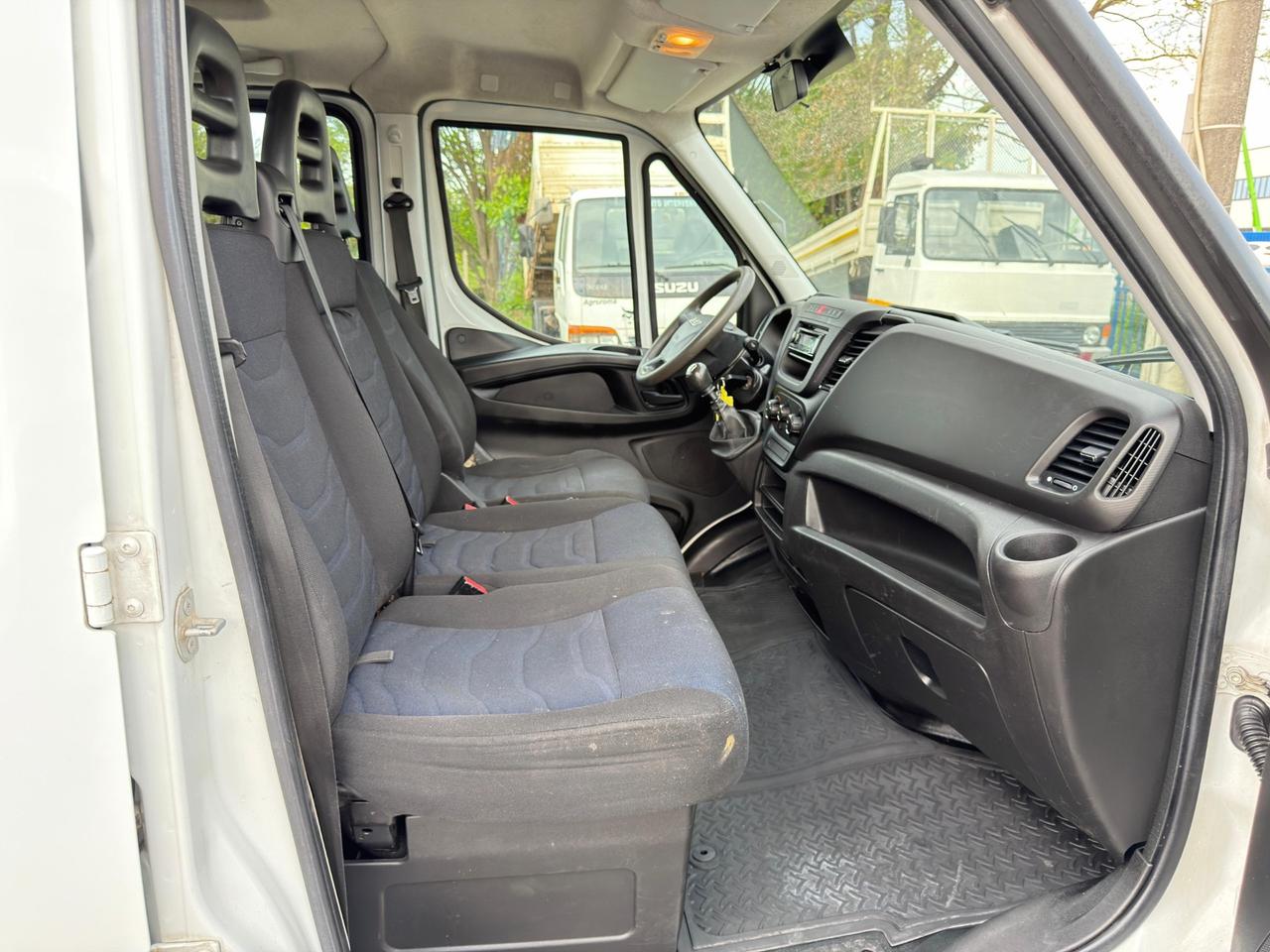 Iveco Daily 35-120 cassone 7 posti