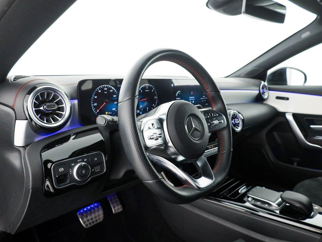 Mercedes-benz CLA 200d Automatic SB Premium Plus Led Ambient
