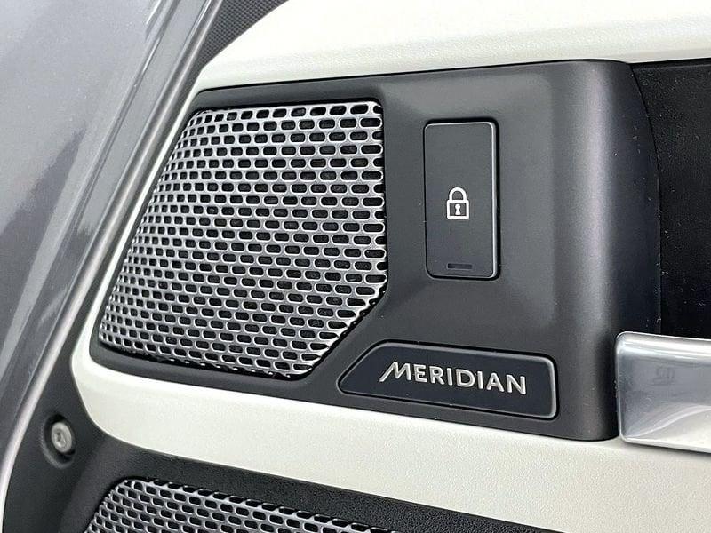 Land Rover Defender 3.0 D6 250 110 HSE AWD auto.