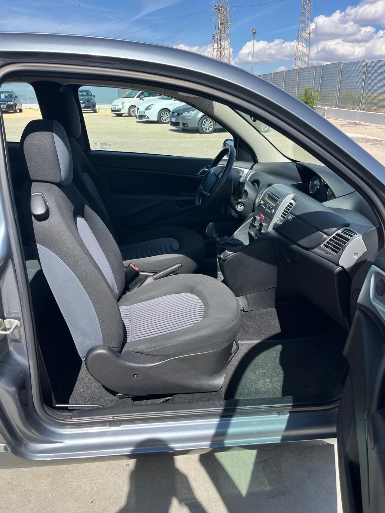 Lancia Ypsilon 1.2 Oro Giallo
