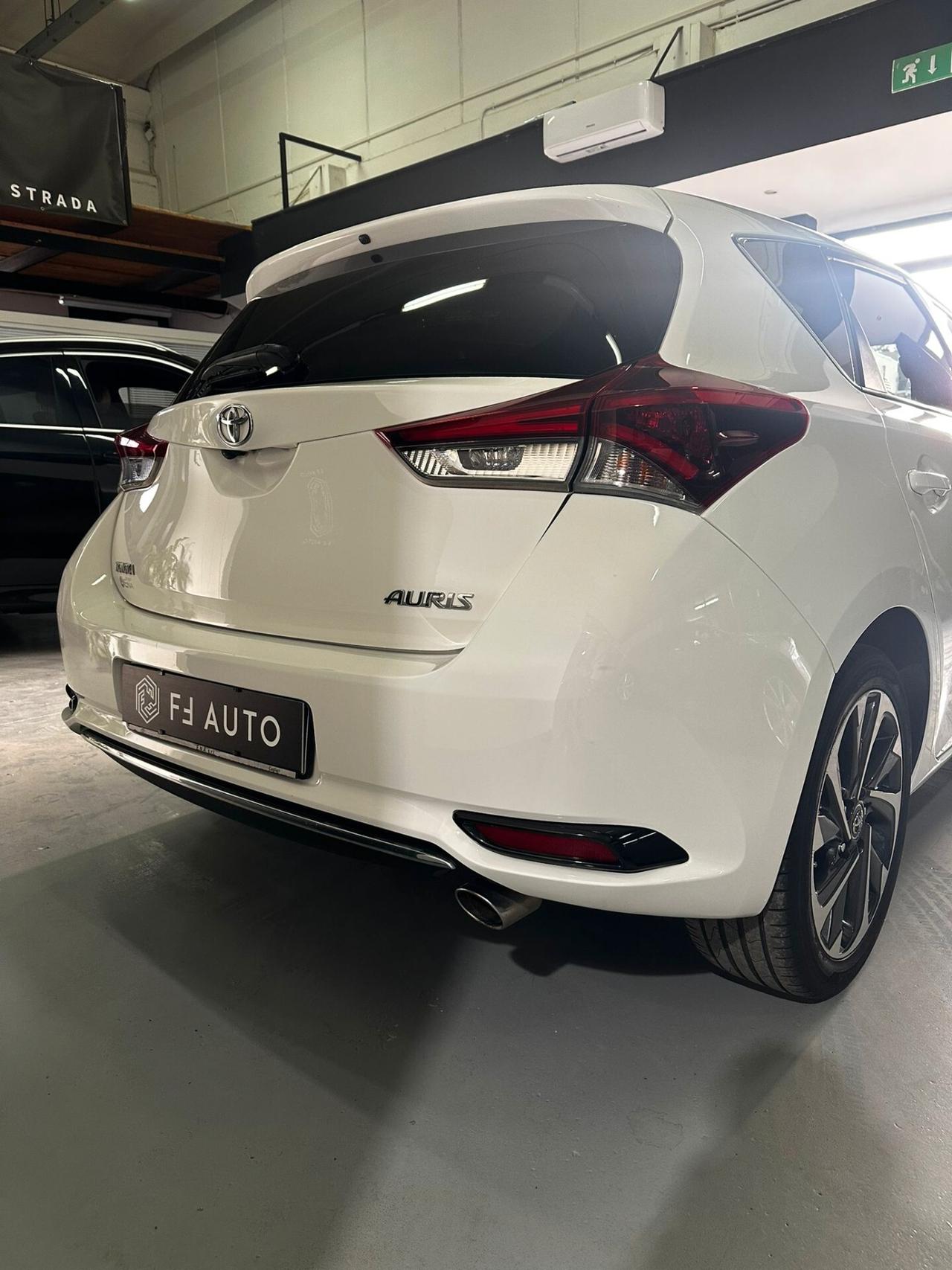 Toyota Auris 1.6 D-4D Lounge