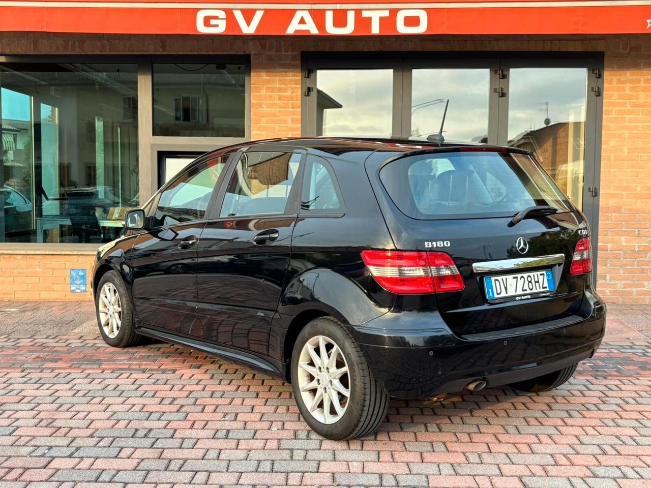 Mercedes-benz B 180