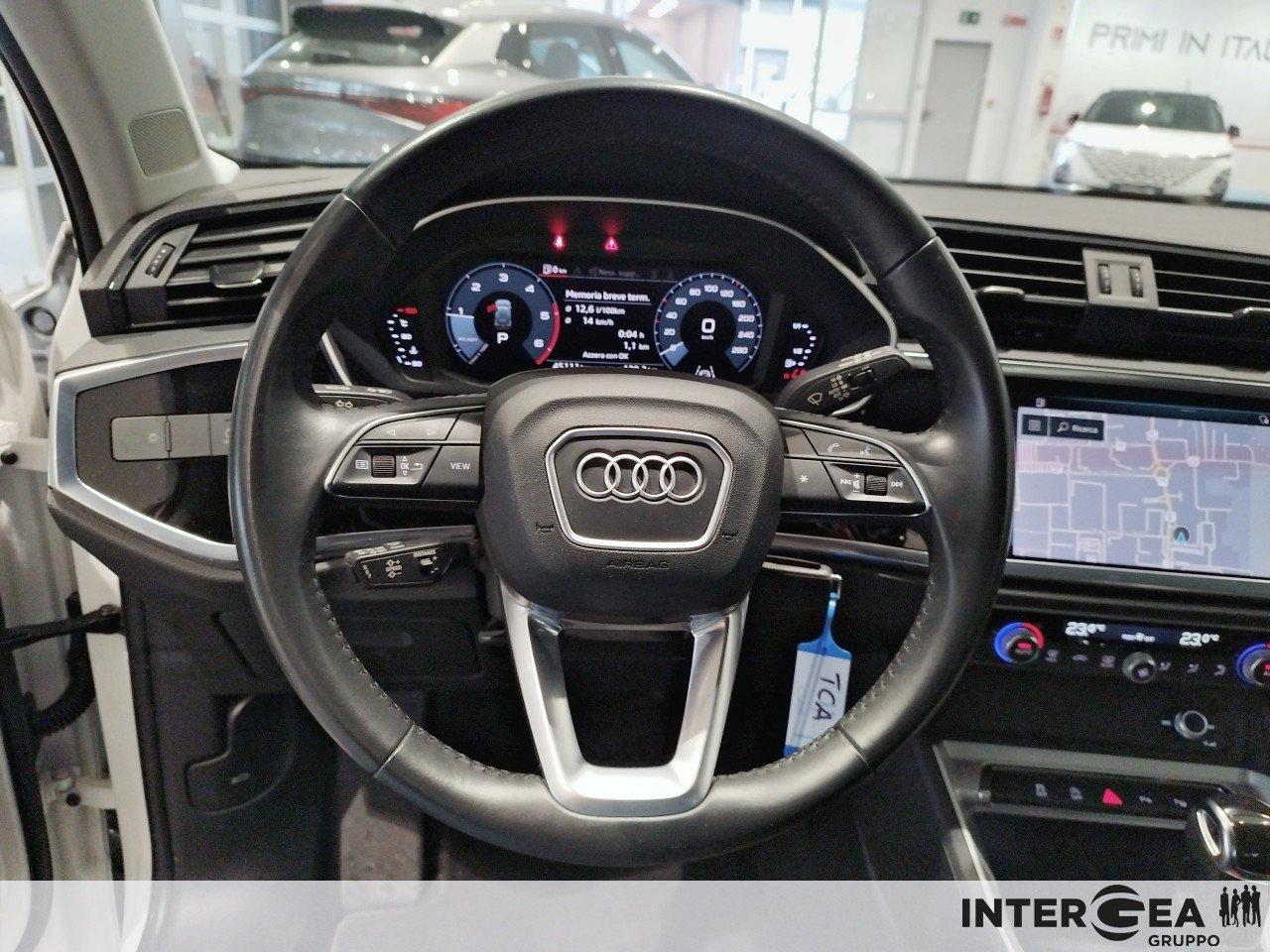 AUDI Q3 35 2.0 tdi Business s-tronic