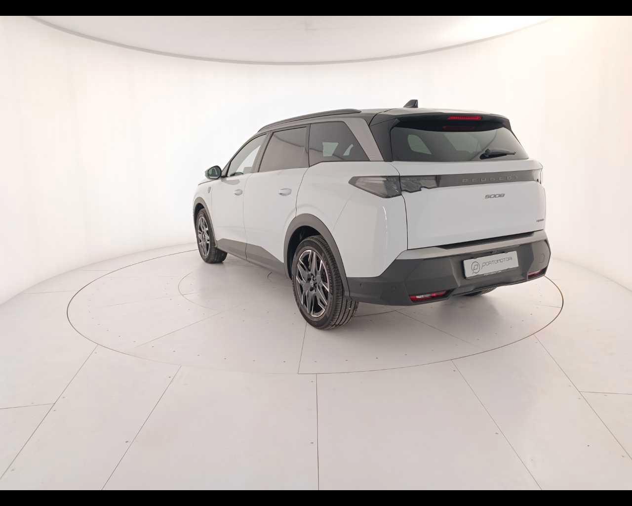 PEUGEOT Nuovo 5008 Hybrid 136 e-DCS6 GT