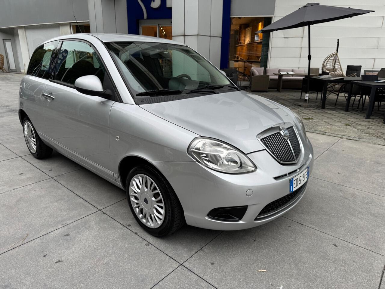 LANCIA YPSILON 1.2 NEOPATENTATI KM 43 MILA !!