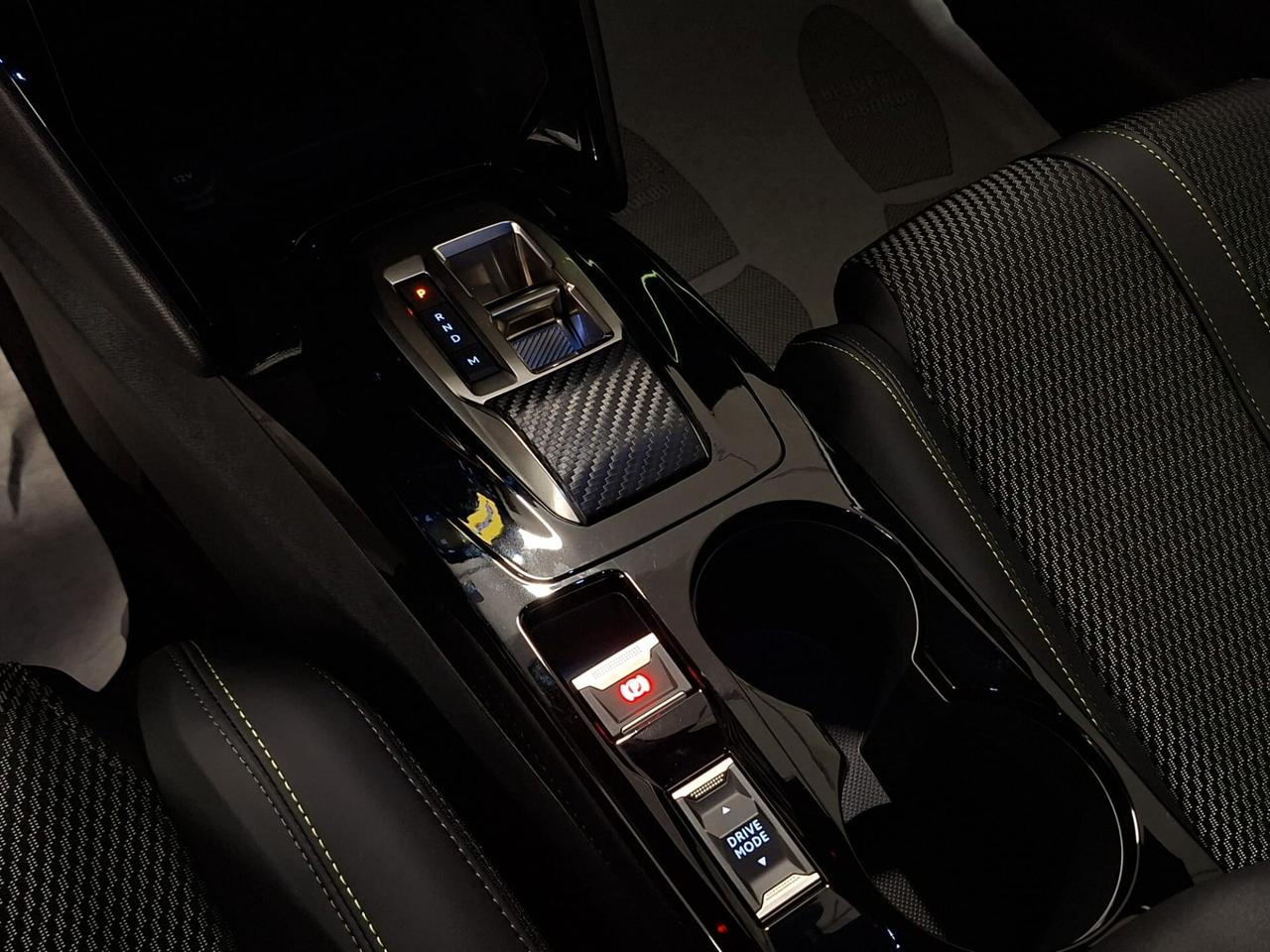 Peugeot 208 1200 mhev Hybrid 136CV GT e-DCS6 Km.0