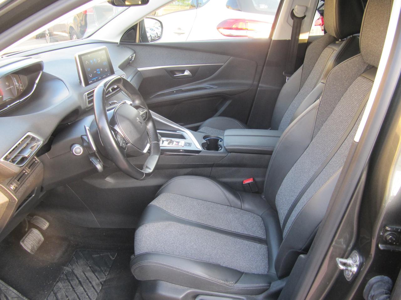 Peugeot 3008 BlueHDi 130 S&S EAT8 Allure - automatico