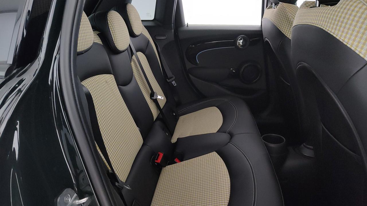 MINI Mini IV F55 2021 5p - Mini 5p 1.5 Cooper Resolute auto