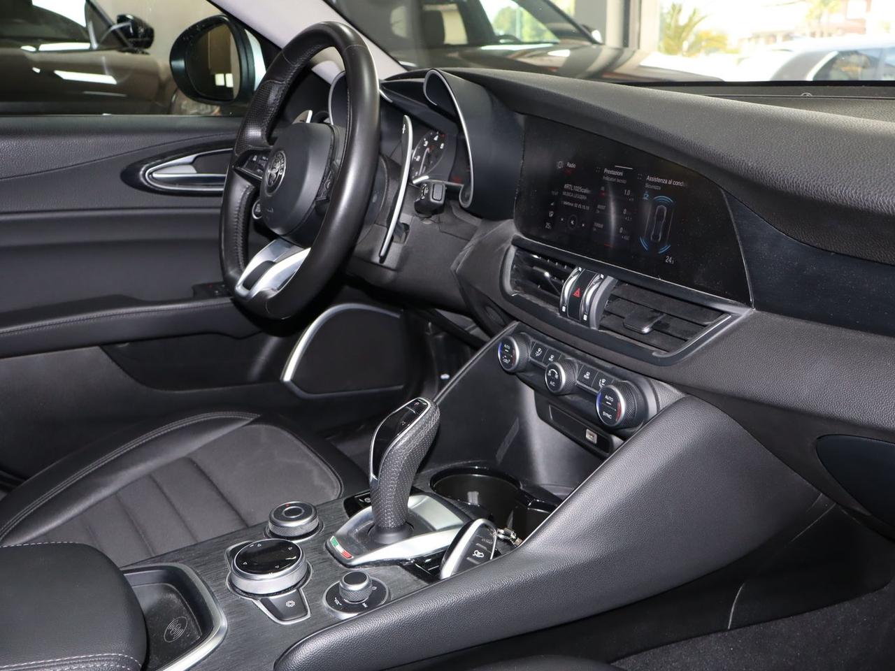 Alfa Romeo Giulia Executive 2.2 #9231