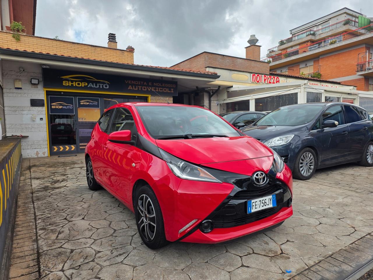 Toyota Aygo 1.0 69 CV 5 porte x-play