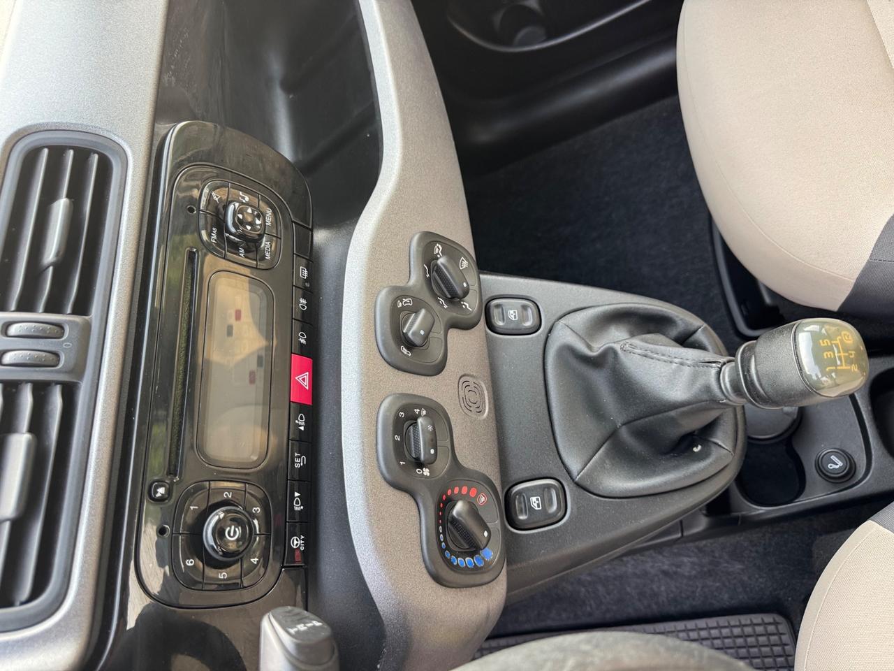 Fiat Panda 1.2 Lounge 5 posti neopatentati