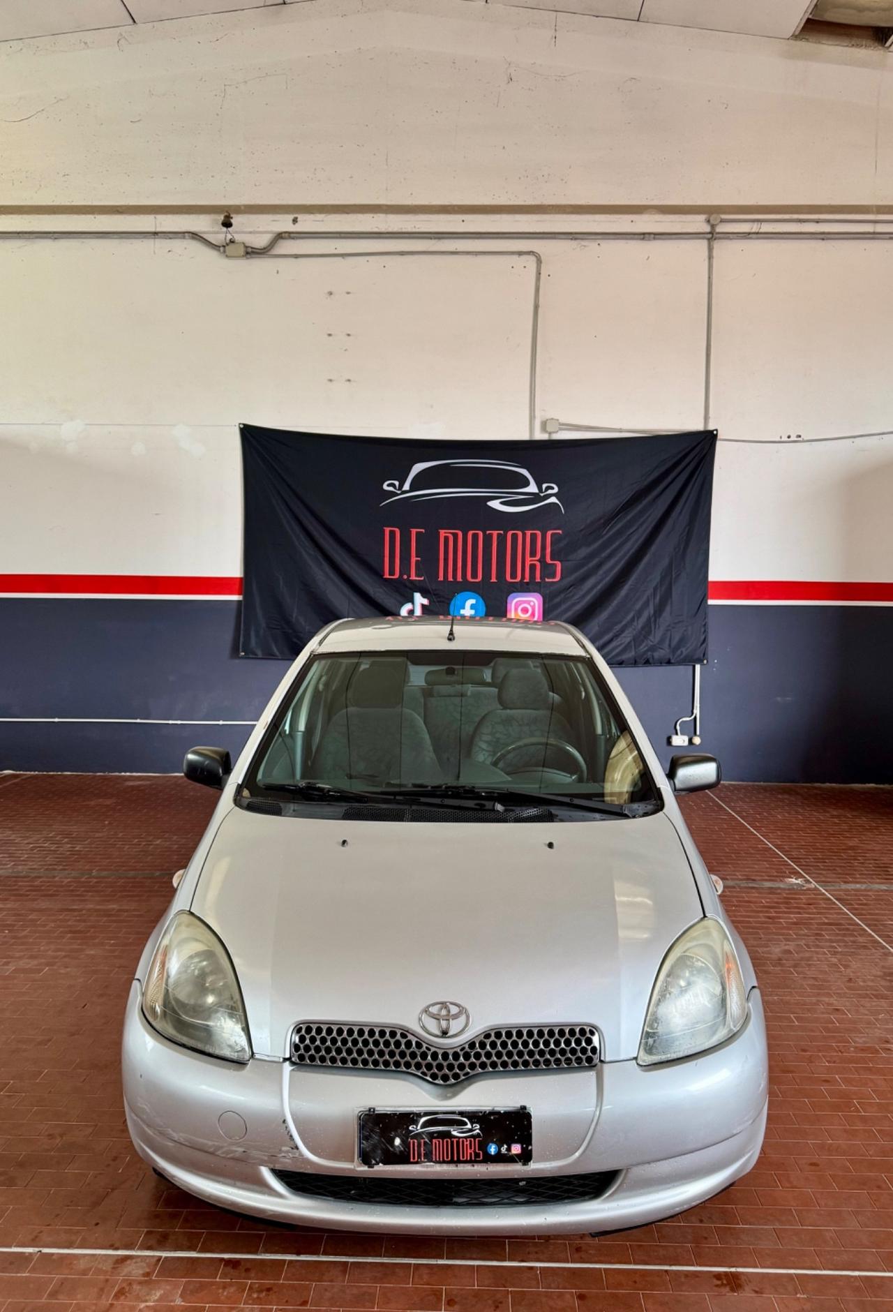 Toyota Yaris 1.0i 16V cat 5 porte