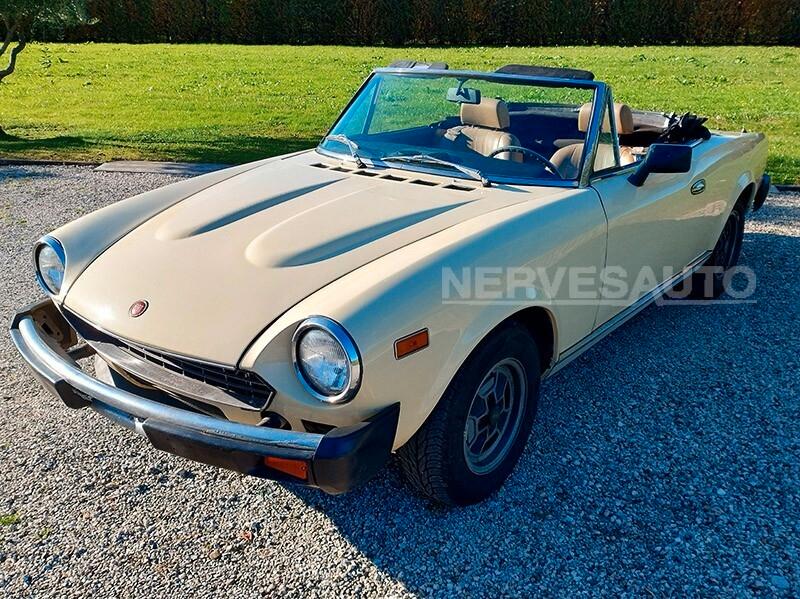Fiat 124 Spider 2000 i.e. (1980) — Avorio • Interni Biscotto CRS