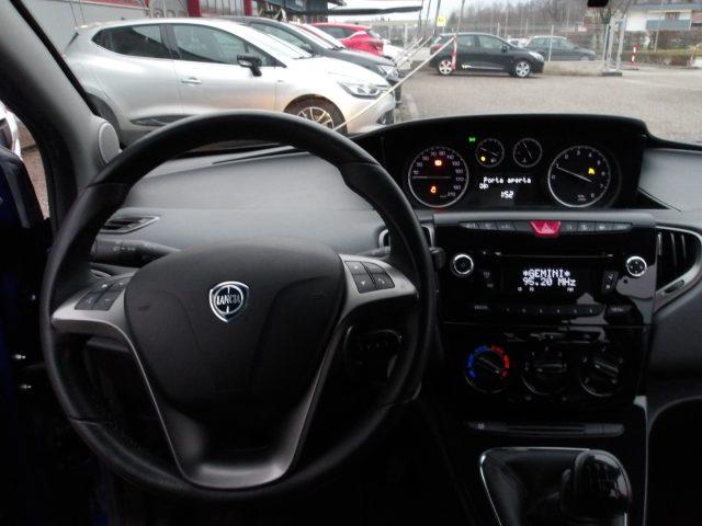 LANCIA Ypsilon 1.2 69 CV 5 porte NEOPATENTATI