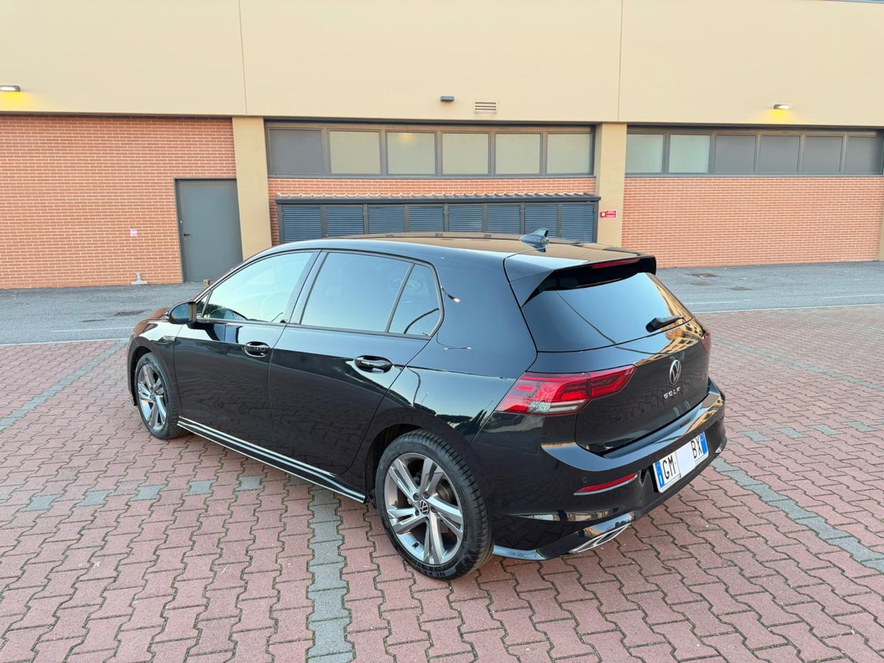 Volkswagen Golf 2.0 TDI DSG R-Line