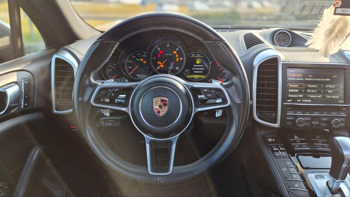 Porsche Cayenne 3.0 Platinum Edition tiptronic