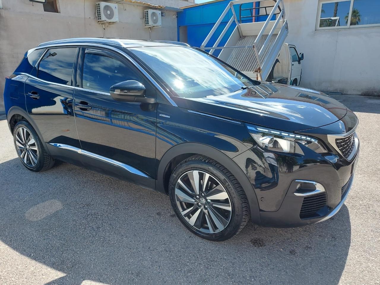 Peugeot 3008 “GTLINE” 1.5 hdi- cambio/aut-2018