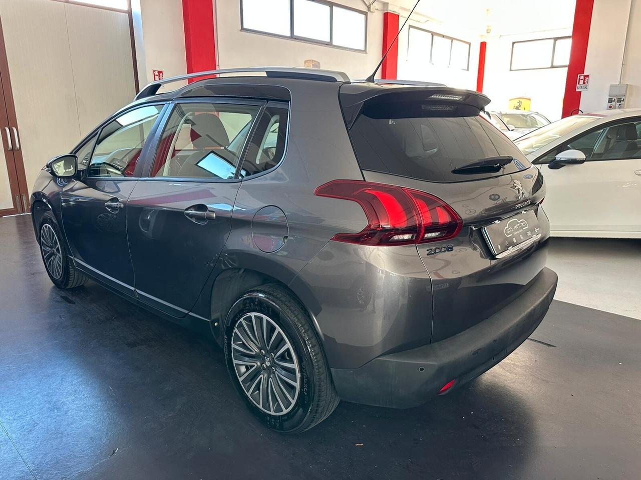 Peugeot 2008 1.2 Pure Tech 82 S&S Style