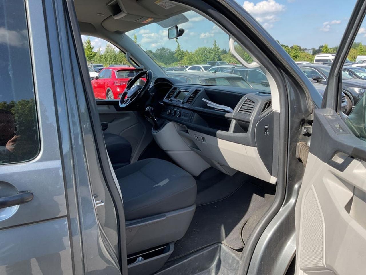 Volkswagen Transporter Caravelle 2.0 TDI