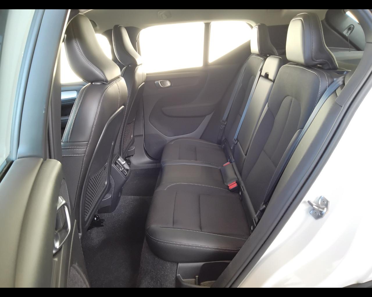 VOLVO XC40 - XC40 2.0 d3 Momentum Pro auto my21