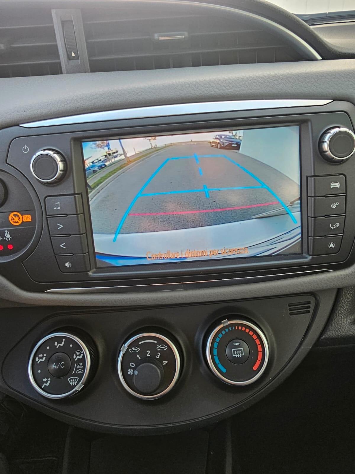 Toyota Yaris 1.0 benzina