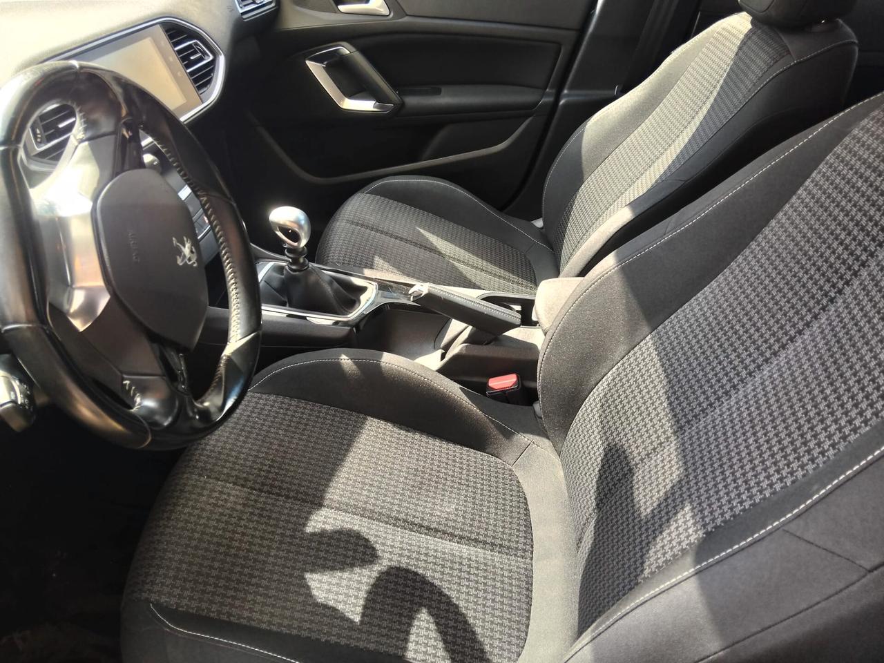 Peugeot 308 BlueHDi 130 S&S SW Tech Edition