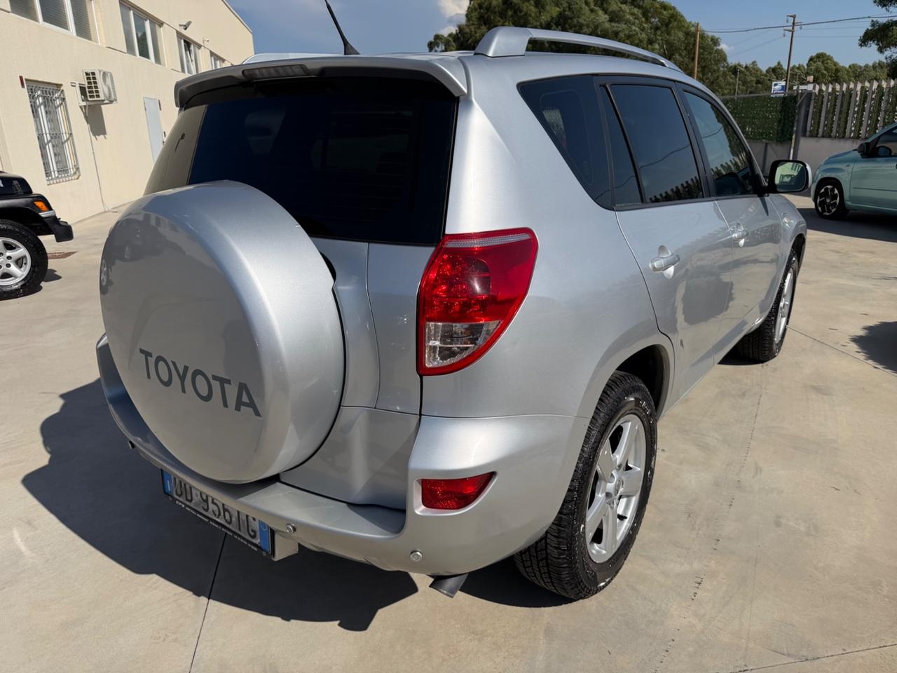 Toyota RAV 4 2.2 D-4D 136 CV Luxury