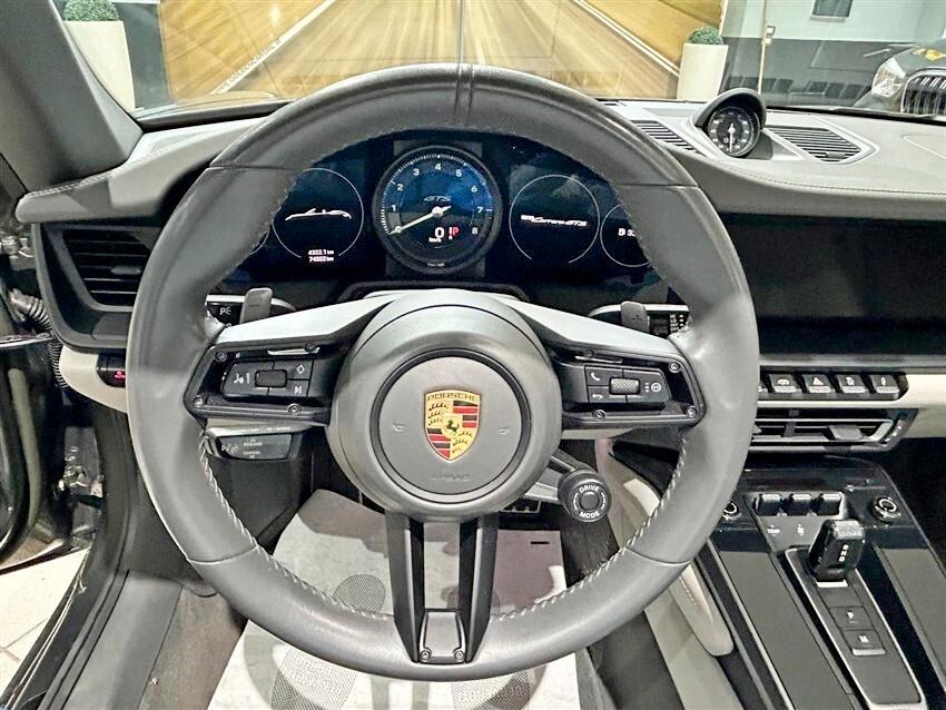 Porsche 911 Carrera 2 GTS Cabriolet