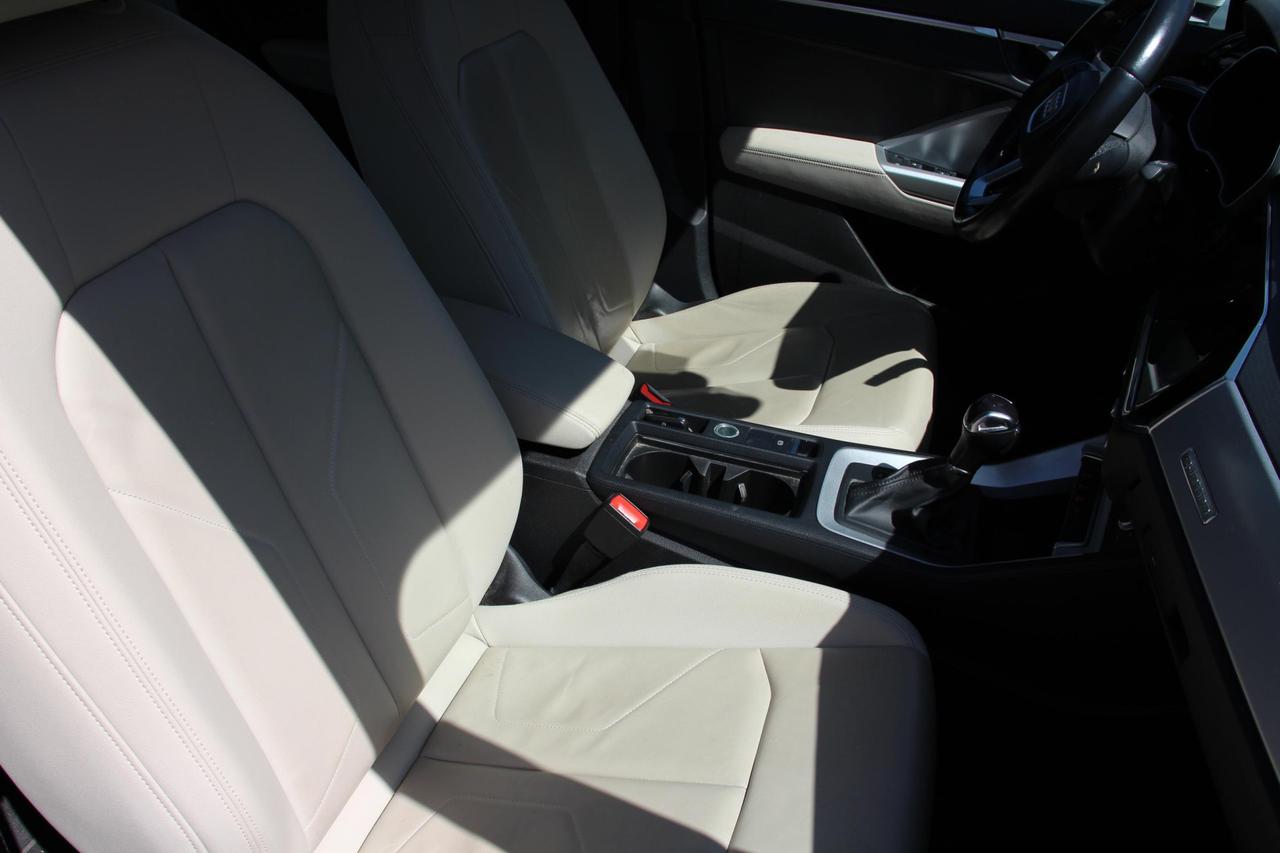 Audi Q3 40 2.0 tdi Business quattro 200cv s-tronic