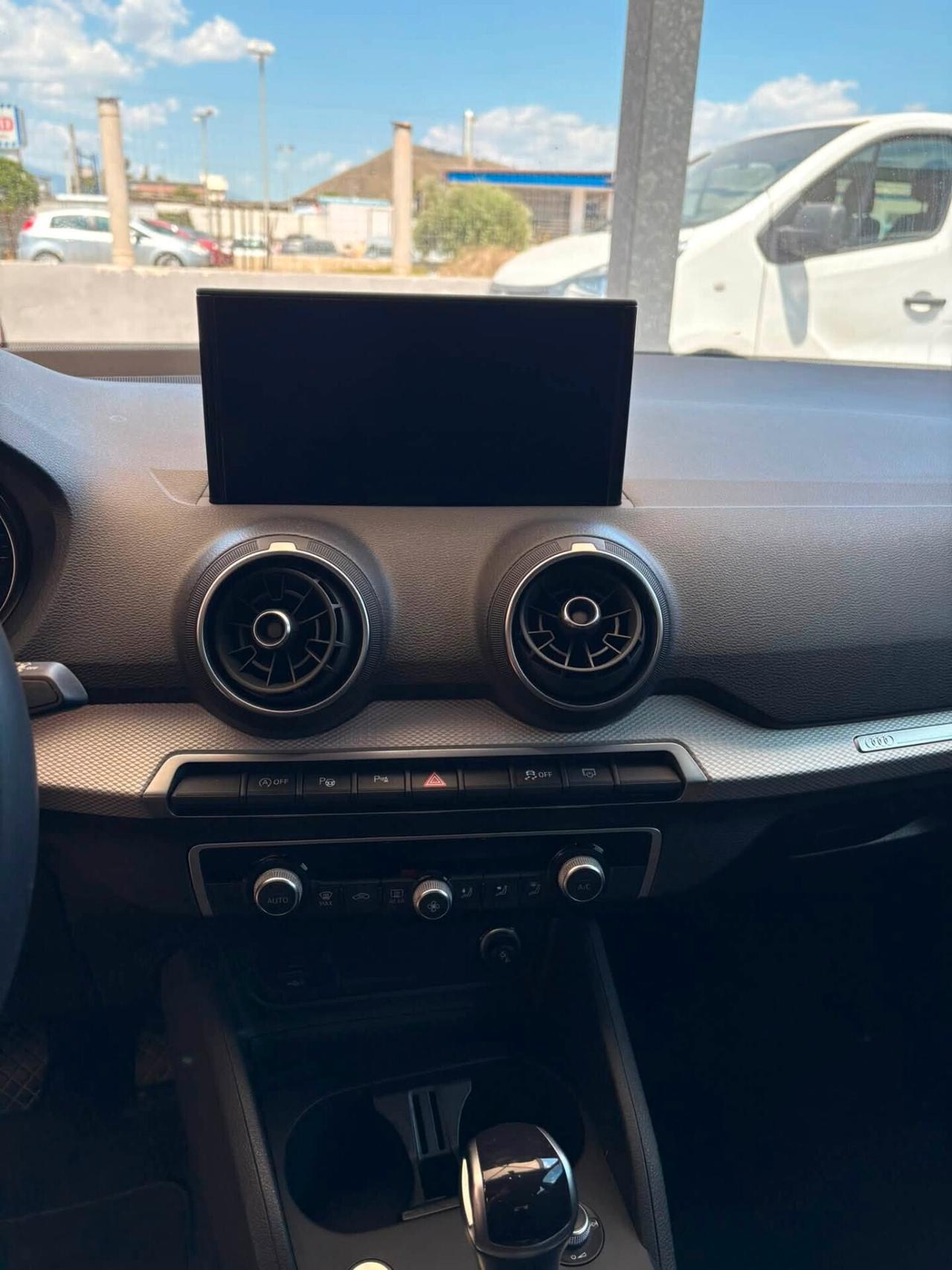 Audi Q2 30 TDI S tronic Business Advanced