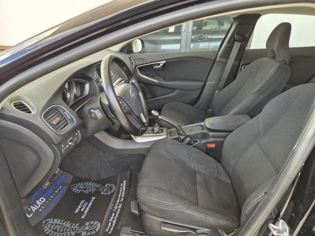 VOLVO V40 Cross Country D2 Business