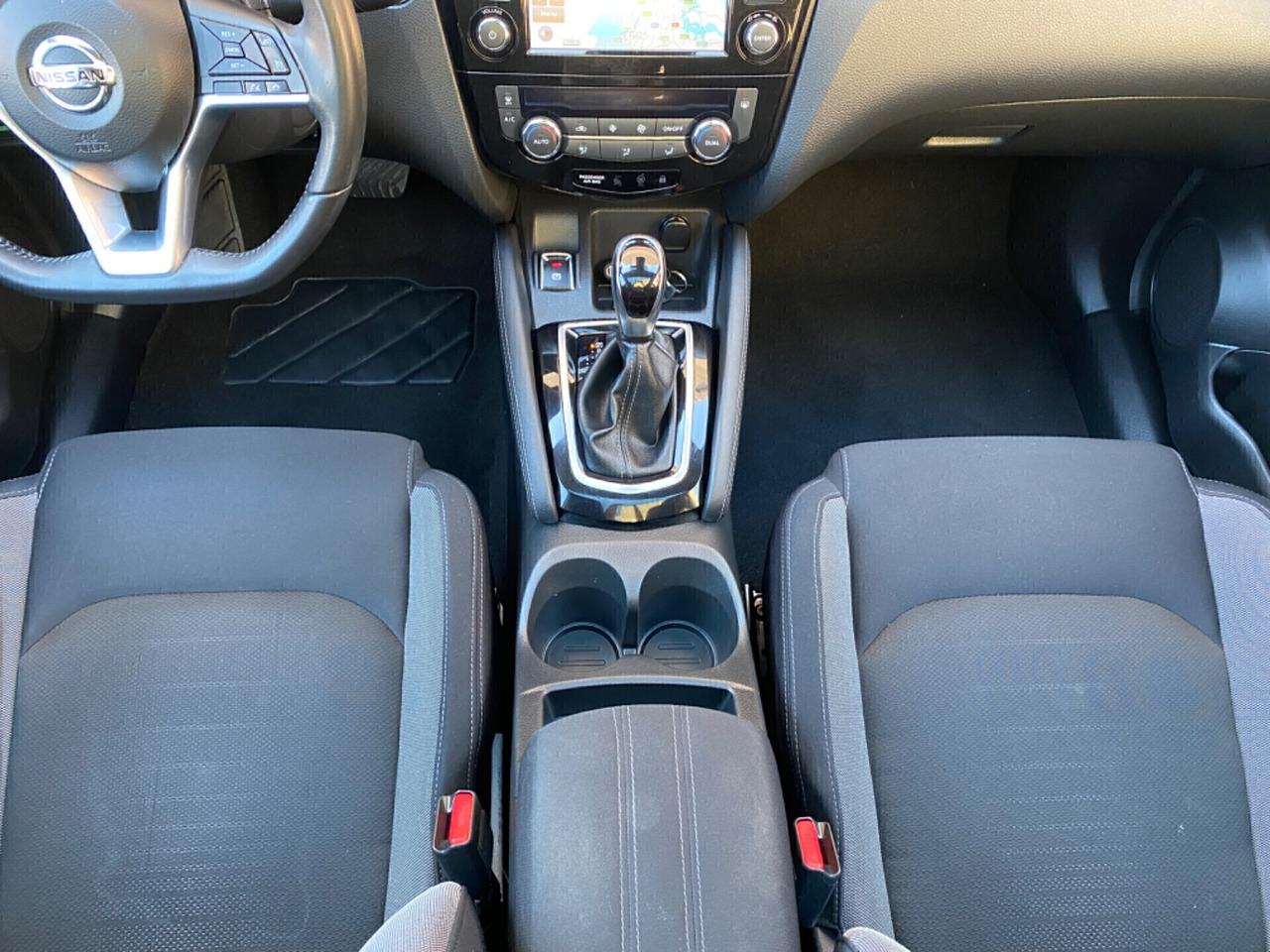 Nissan Qashqai 1.6 Automatica con tetto panoramico