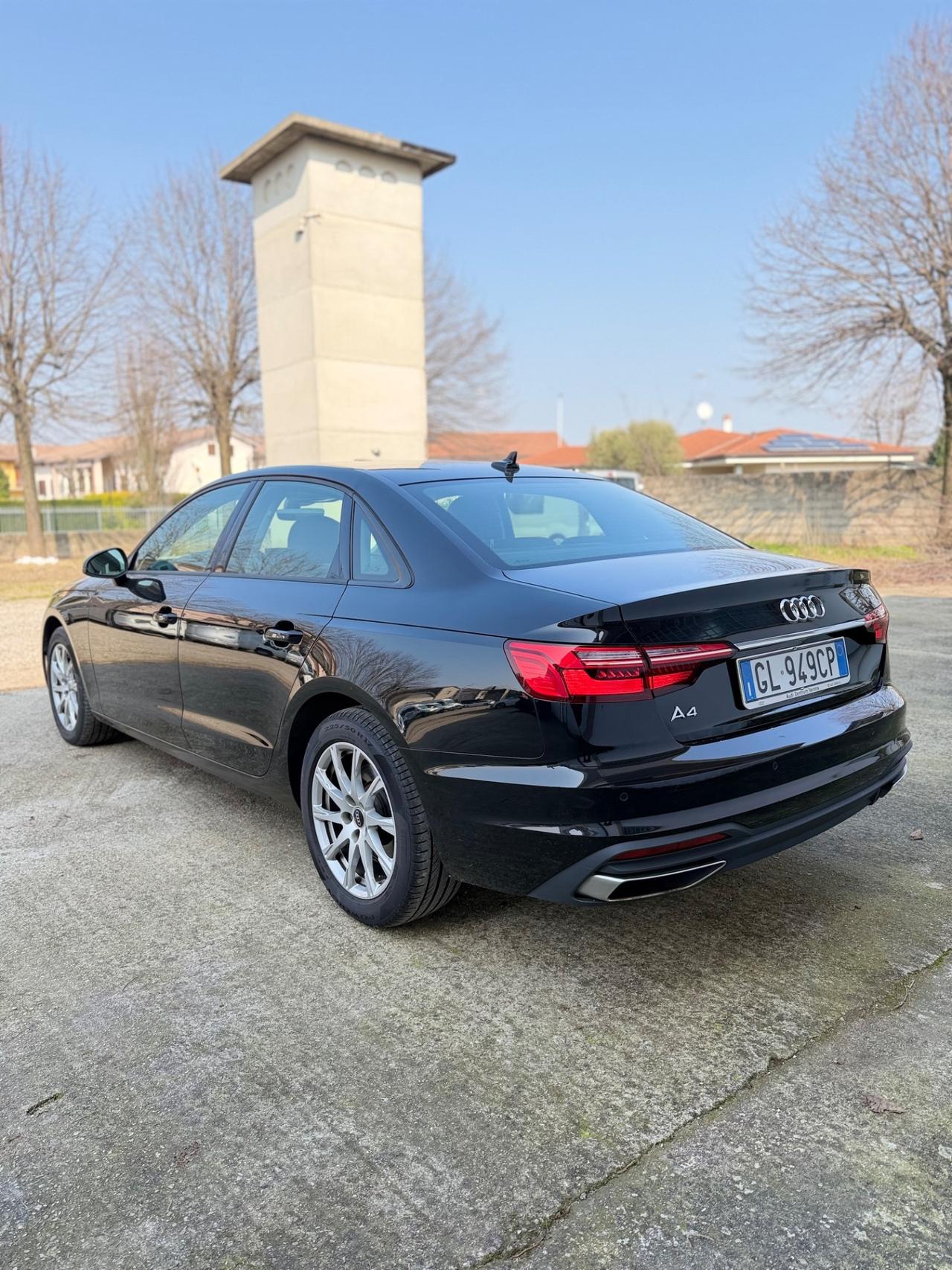 Audi A4 30 TDI/136 CV S tronic line edition