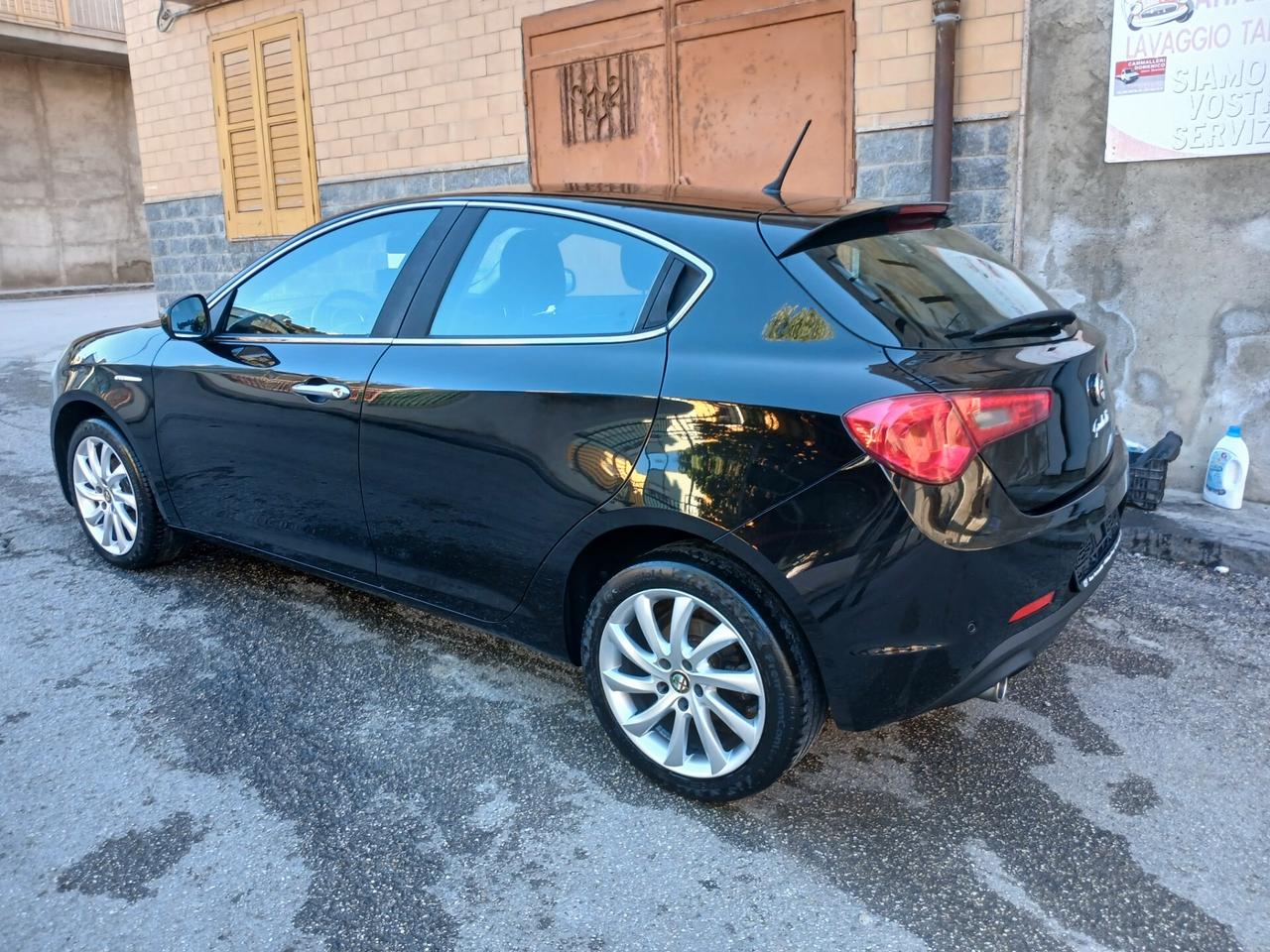 Alfa Romeo Giulietta 1.6 JTDm-2 105 CV Distinctive