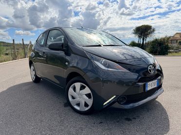Toyota Aygo 1.0 VVT-i 69 CV 5 porte x-play 20 MILA KM!!!