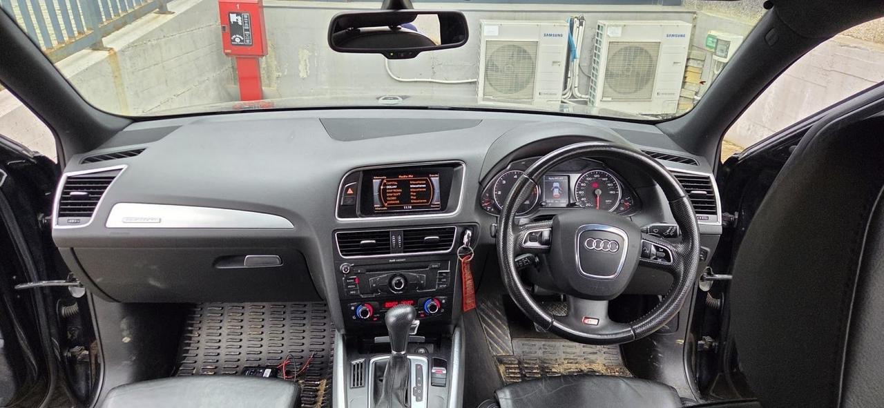 Audi Q5 3.0 V6 TDI quattro S tronic VOLANE A DESTRA