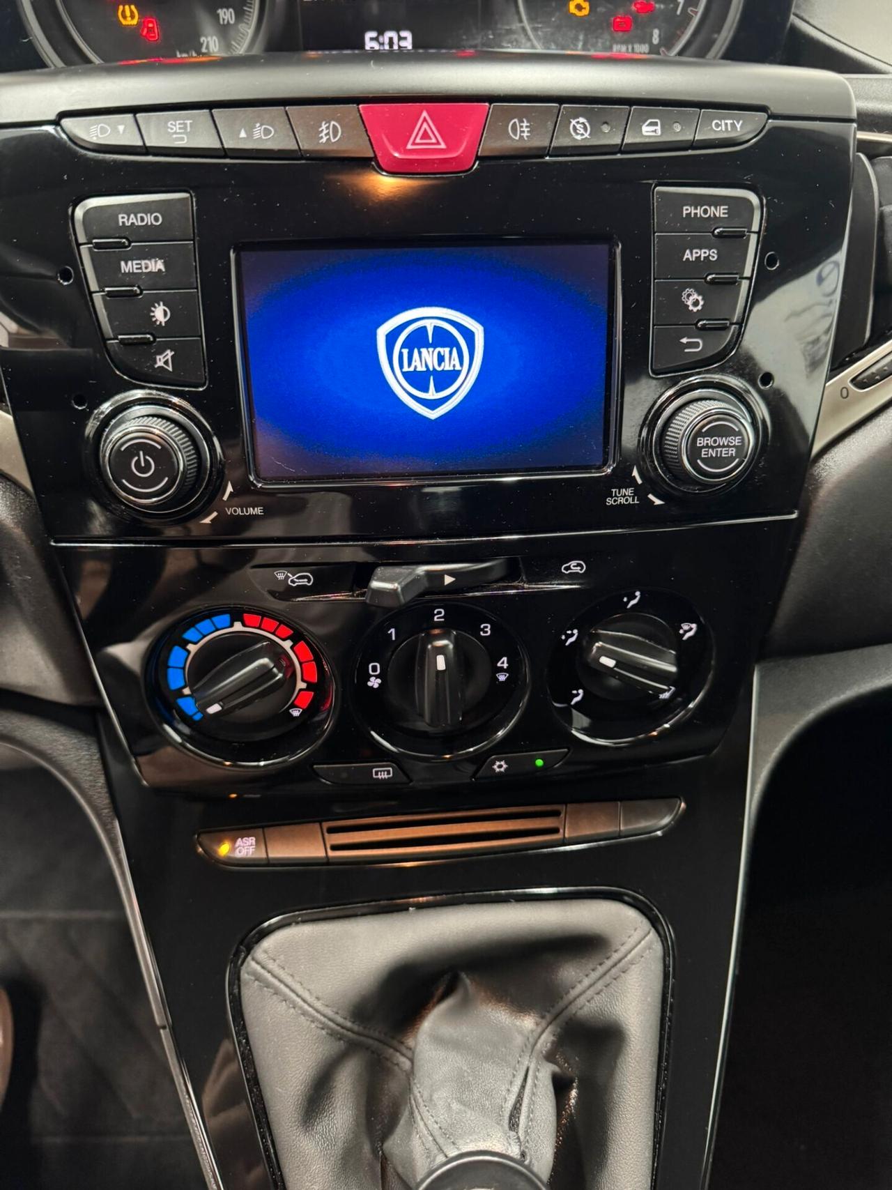 Lancia Ypsilon 1.2 69 CV 5 porte S&S Platinum