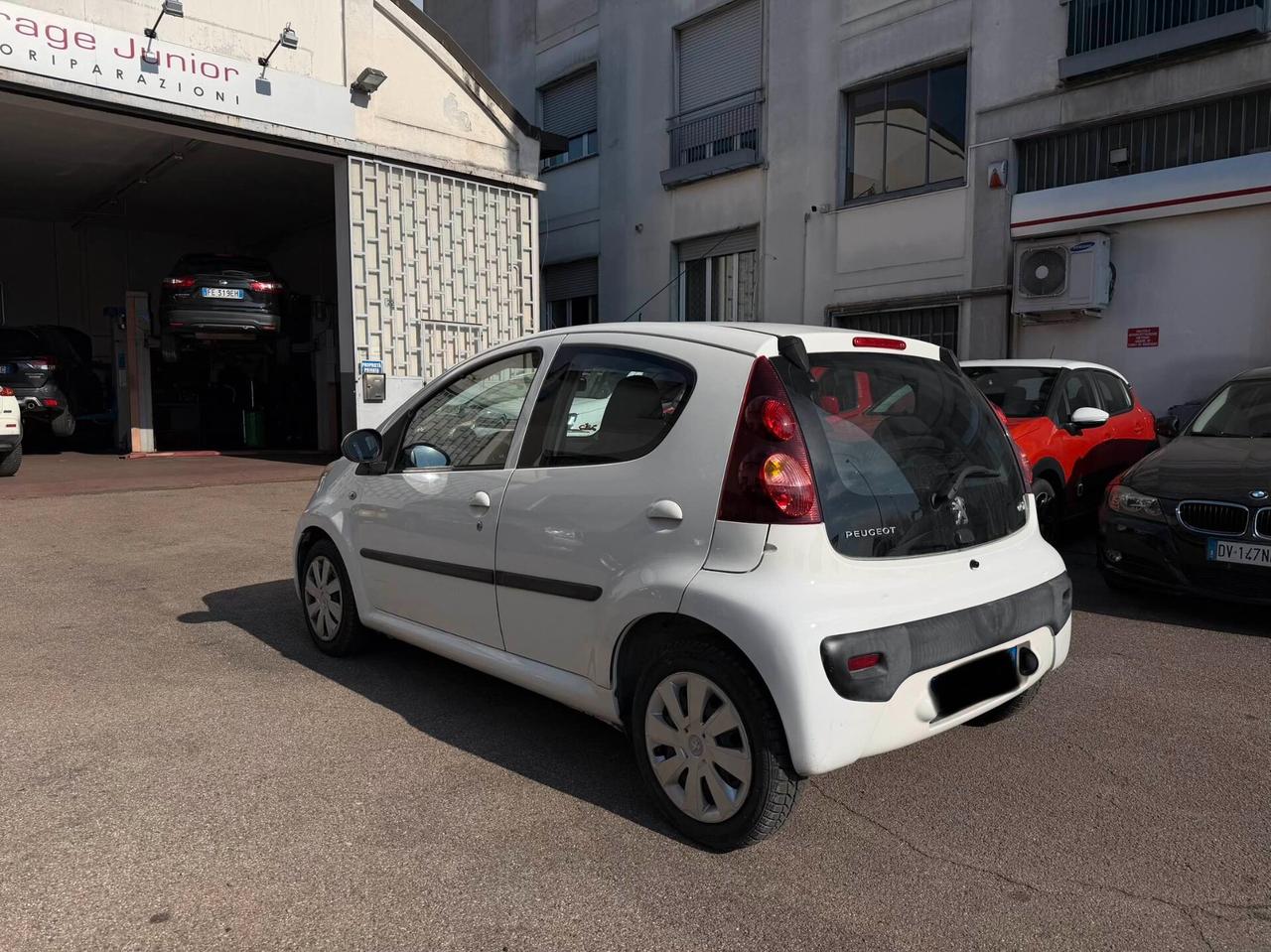 Peugeot 107 1.0 68CV 5p. Urban Move NEOPATENTATI
