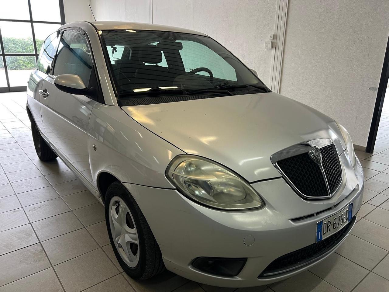 Lancia Ypsilon 1.2 Oro