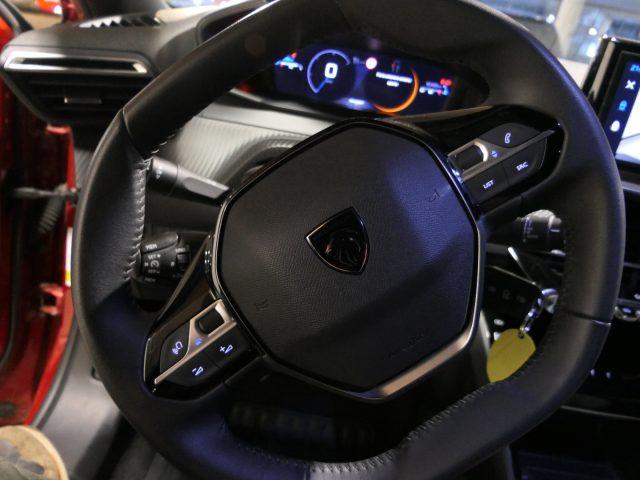 PEUGEOT 2008 PureTech 100 S&S Allure