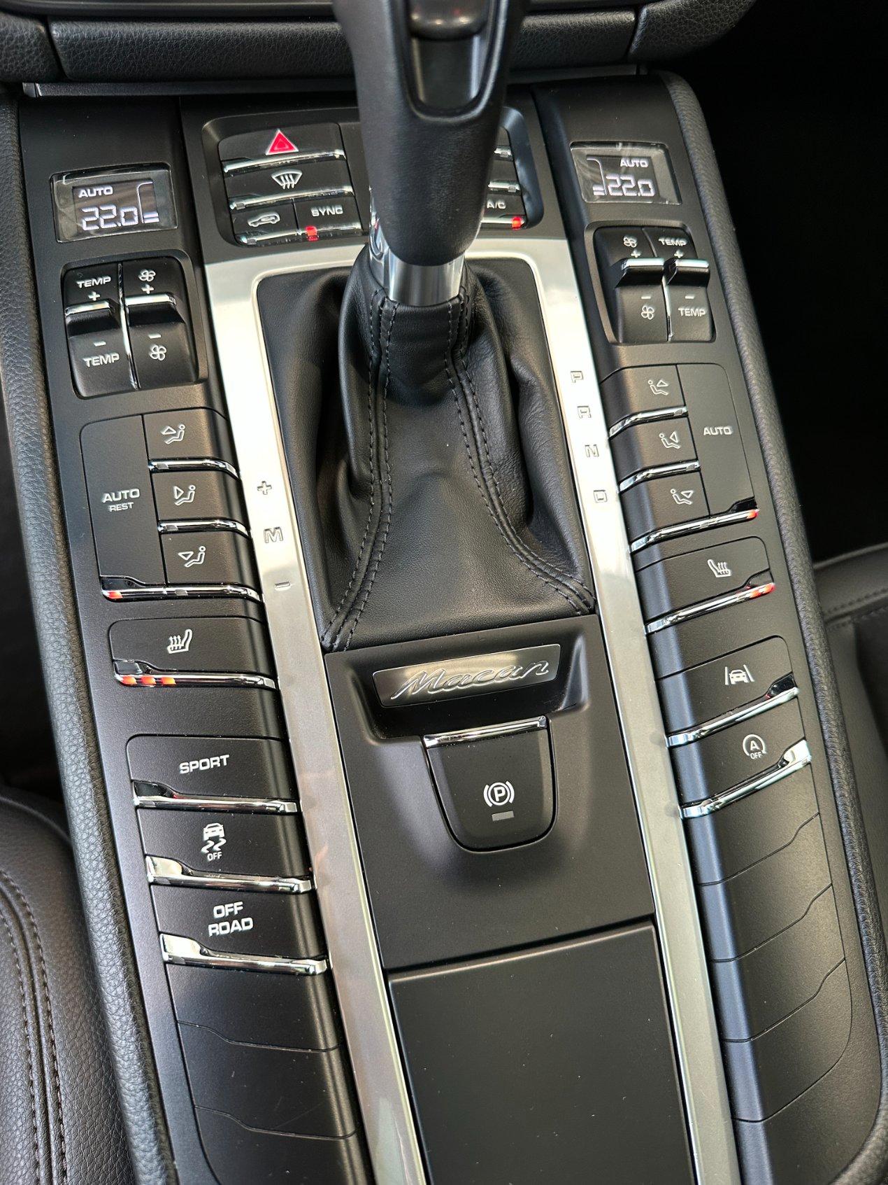 Porsche Macan 2.0 245cv pdk-21"-Tetto-Scarichi-Carplay-Camera-PDLS