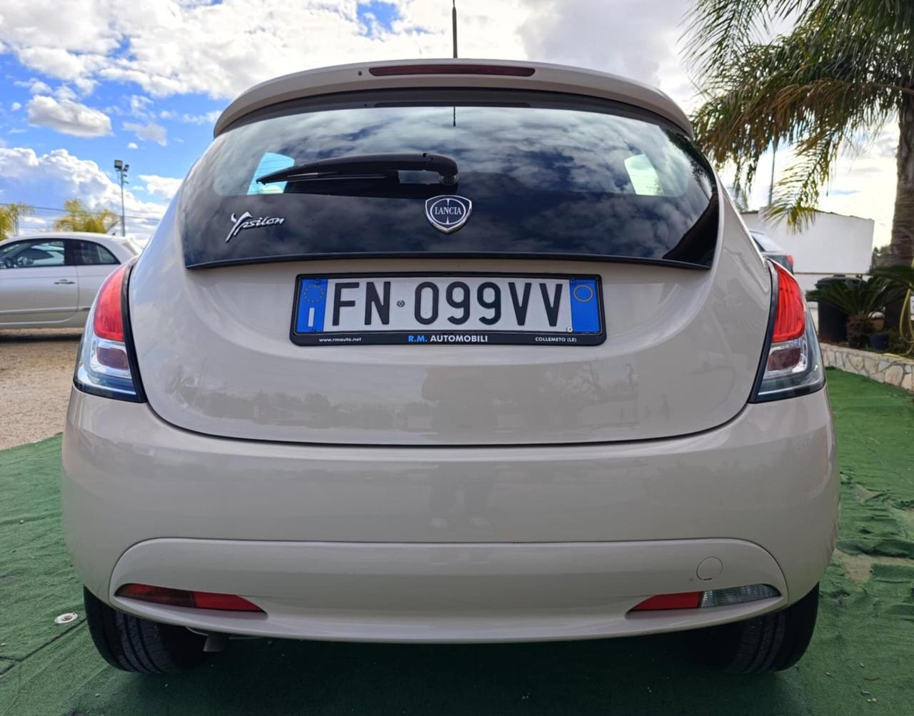 Lancia Ypsilon 1.2 69 CV 5 porte GPL Ecochic Silver - 2018