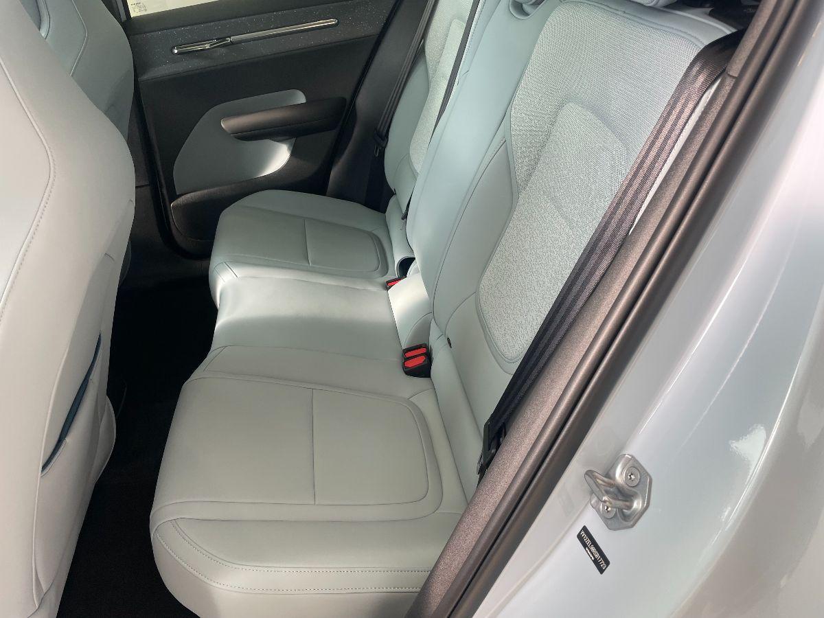 VOLVO - EX30 - Single Motor Ext. Range RWD Ultra