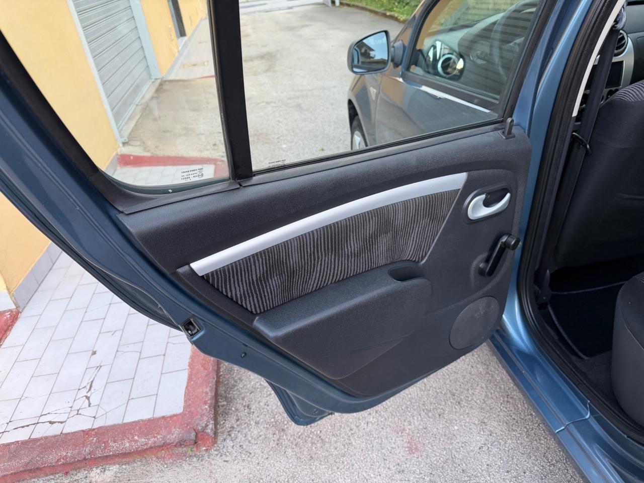 Dacia Sandero 1.5 dCi 70CV Lauréate