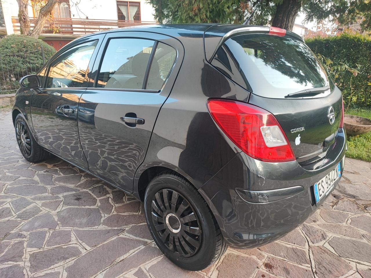 Opel Corsa 1.2 Benz GPL 5 porte neopatentati