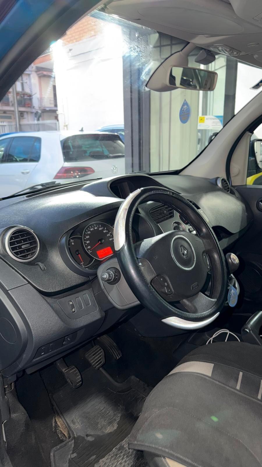 Renault Kangoo 1.5 dCi 90CV Trasporto Disabili con pedana